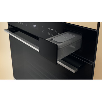 Whirlpool Trouby Vestavné WOI7A8HT0SXA Elektrická A+ Lifestyle detail