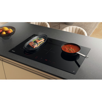 Whirlpool Kookplaat WTX8015DCF Zwart Induction vitroceramic Lifestyle perspective