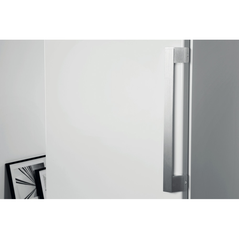 Whirlpool Frys Fristående UW8 F2D WHBI N 2 Global white Lifestyle detail