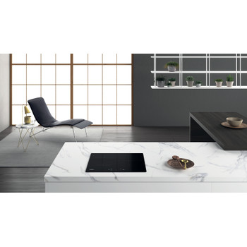 Whirlpool Encimera WS Q1160 NE Negro Induction vitroceramic Lifestyle frontal top down