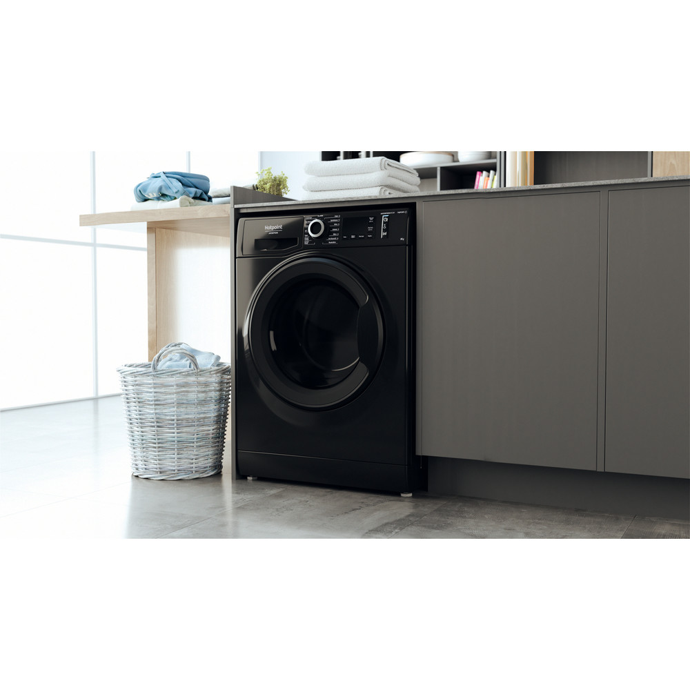 Hotpoint_Ariston Lave-linge Pose-libre CNM11 8458 BK FR Noir Lave-linge frontal B Lifestyle perspective