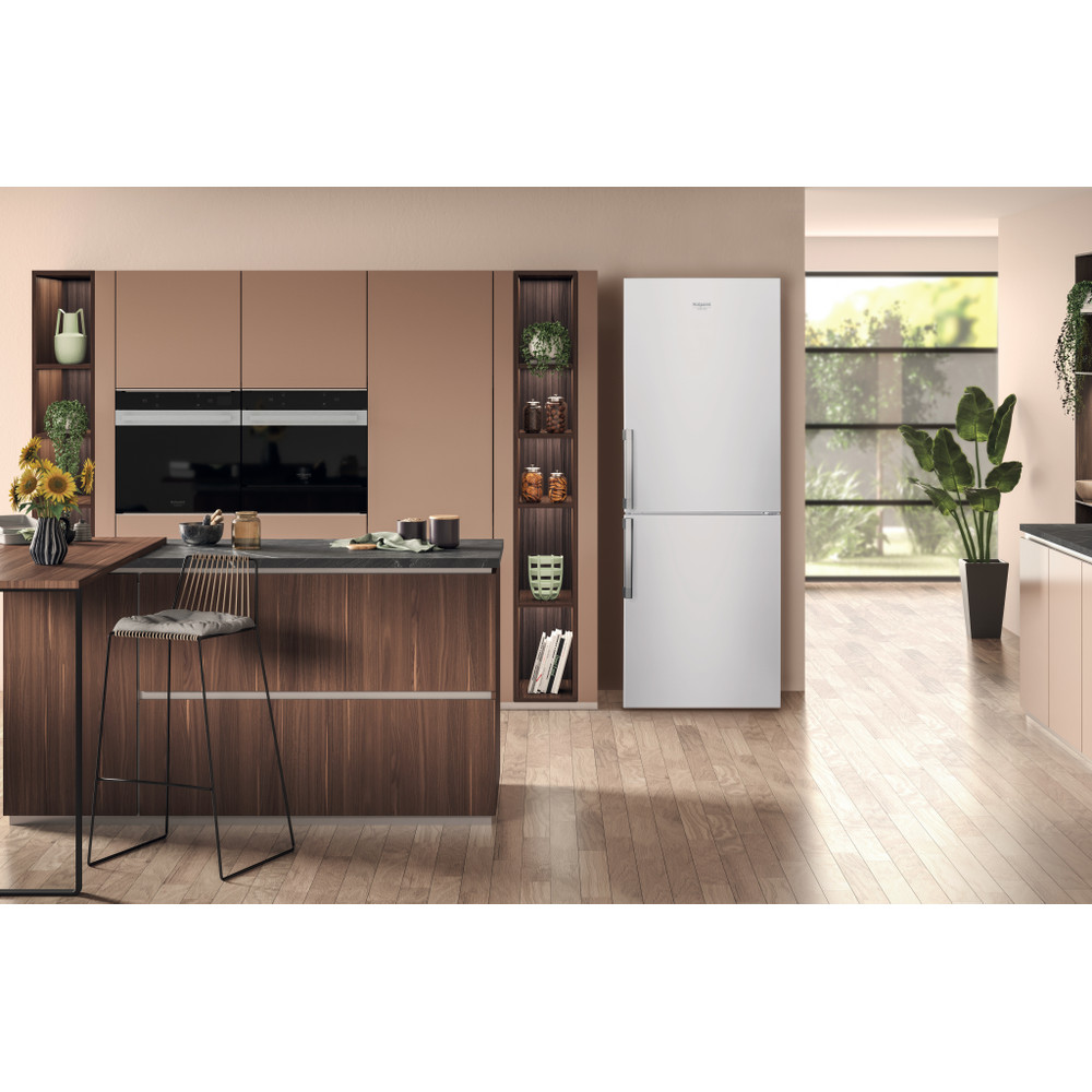 Hotpoint_Ariston Combinados Livre Instalação HA70BI 932 W Branco 2 doors Lifestyle frontal