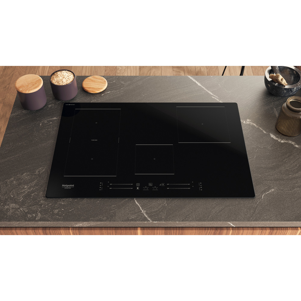 Hotpoint_Ariston Table de cuisson HS 1377C CPNE Noir Induction vitroceramic Lifestyle frontal top down
