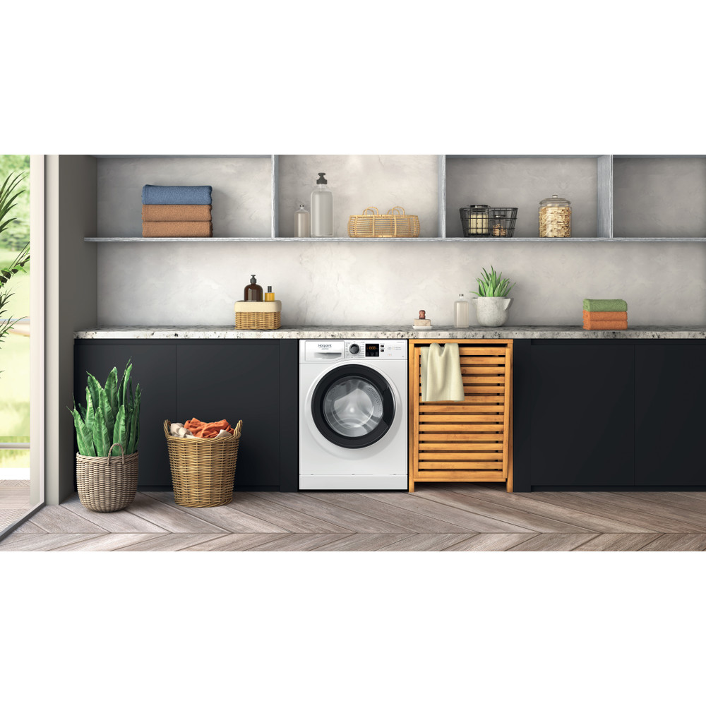 Hotpoint_Ariston Lave-linge Pose-libre NS8469WKFR Blanc Lave-linge frontal A Lifestyle frontal