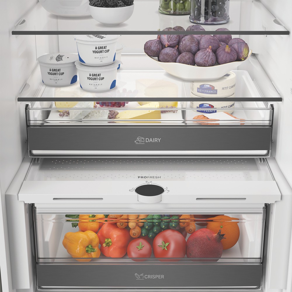 Whirlpool Combinación de frigorífico / congelador Libre instalación WHK 26413 X6EE ARC 764 Manhattan Gray 2 doors Lifestyle detail