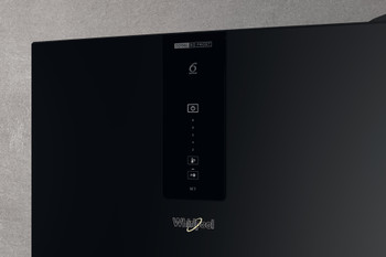 Окремо стоячий холодильник з морозильною камерою Whirlpool - W7X