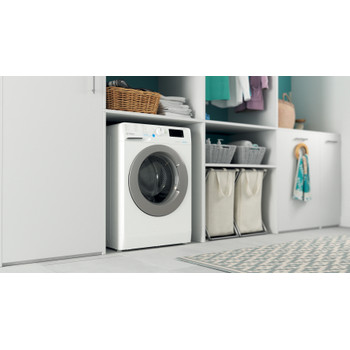 Indesit Lavadora Libre instalación BWE 101496X WS SPT N Blanco Cargador frontal A Lifestyle perspective