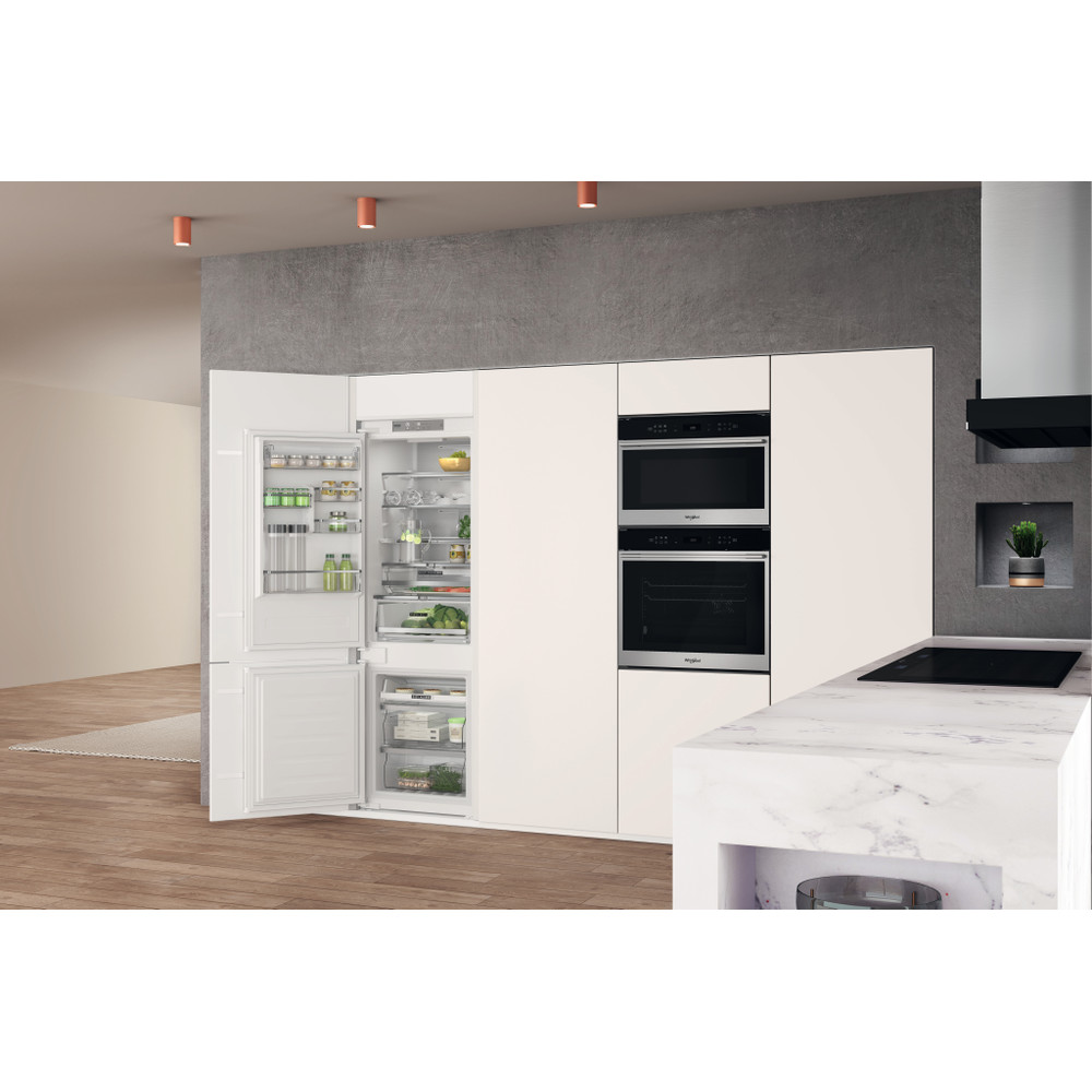 Whirlpool Koel-vriescombinatie Inbouw WHC18 T574 P Wit 2 deuren Lifestyle perspective open