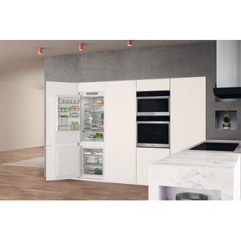 Whirlpool Koel-vriescombinatie Inbouw WHC18 T574 P Wit 2 deuren Lifestyle perspective open