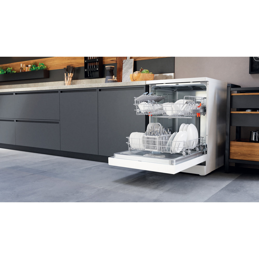 Hotpoint Dishwasher Free-standing H2F HL626  UK Free-standing E Lifestyle perspective open