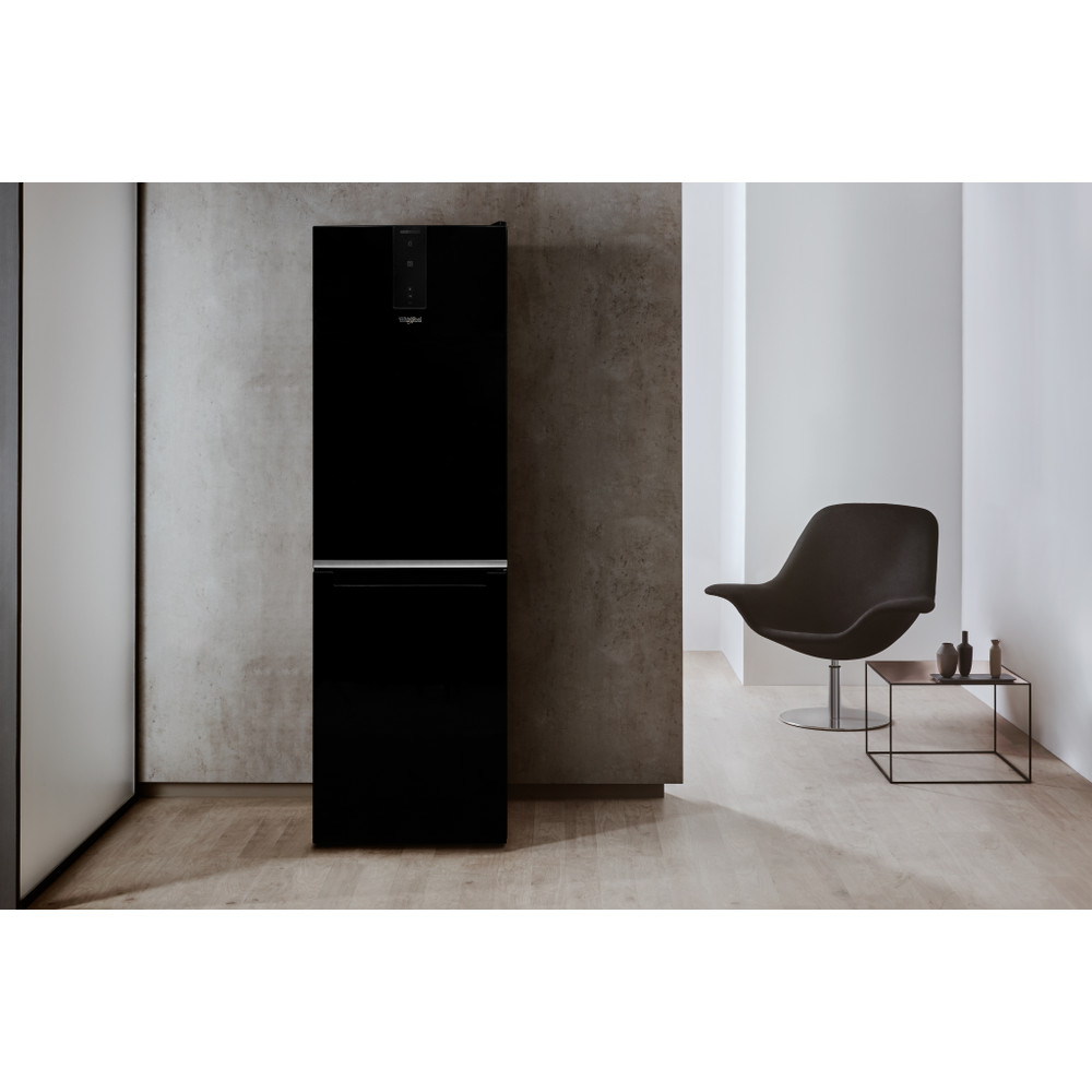 Whirlpool Hűtő/fagyasztó kombináció Szabadonálló W7 821O K Fekete 2 doors Lifestyle frontal