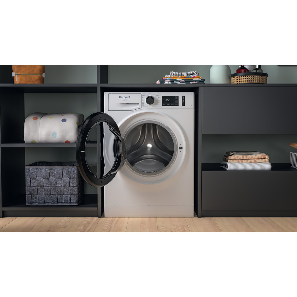 Hotpoint_Ariston Lave-linge Pose-libre CNM11 8448 WK FR Blanc Lave-linge frontal B Lifestyle frontal open