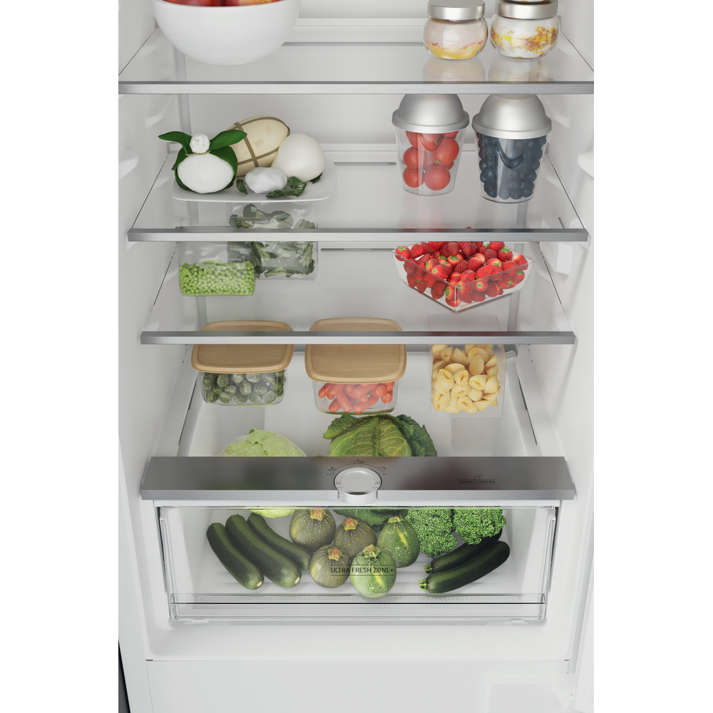 Hotpoint Fridge-Freezer Combination Built-in HTC18 T112 UK White 2 doors Drawer