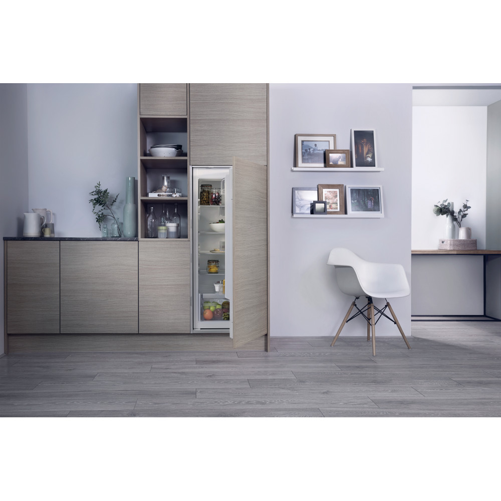 Bauknecht Réfrigérateur Encastrable KSI 12VF2 Acier Lifestyle frontal open