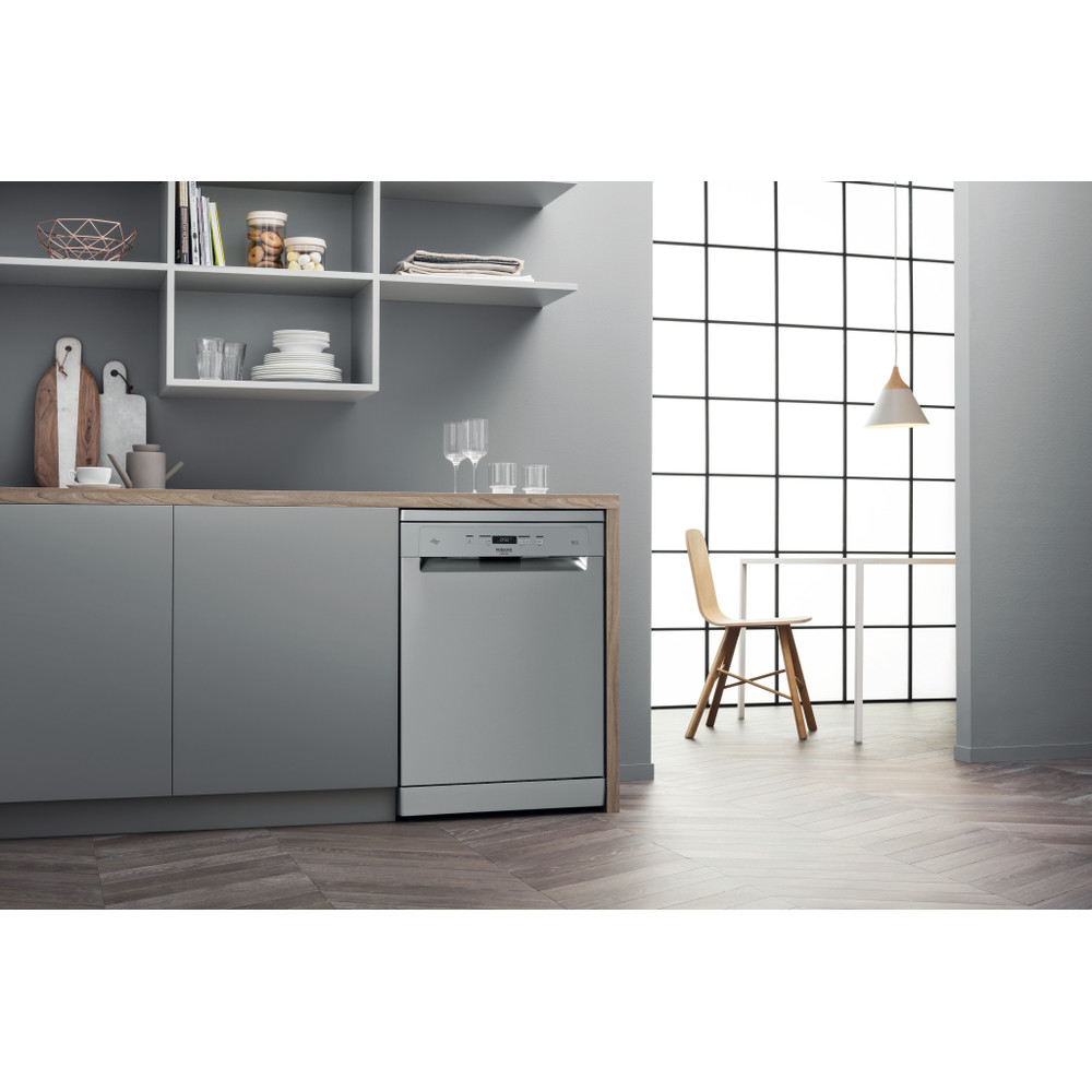 Hotpoint_Ariston Lave-vaisselle Pose-libre HFC 3C33 W X Pose-libre D Lifestyle perspective