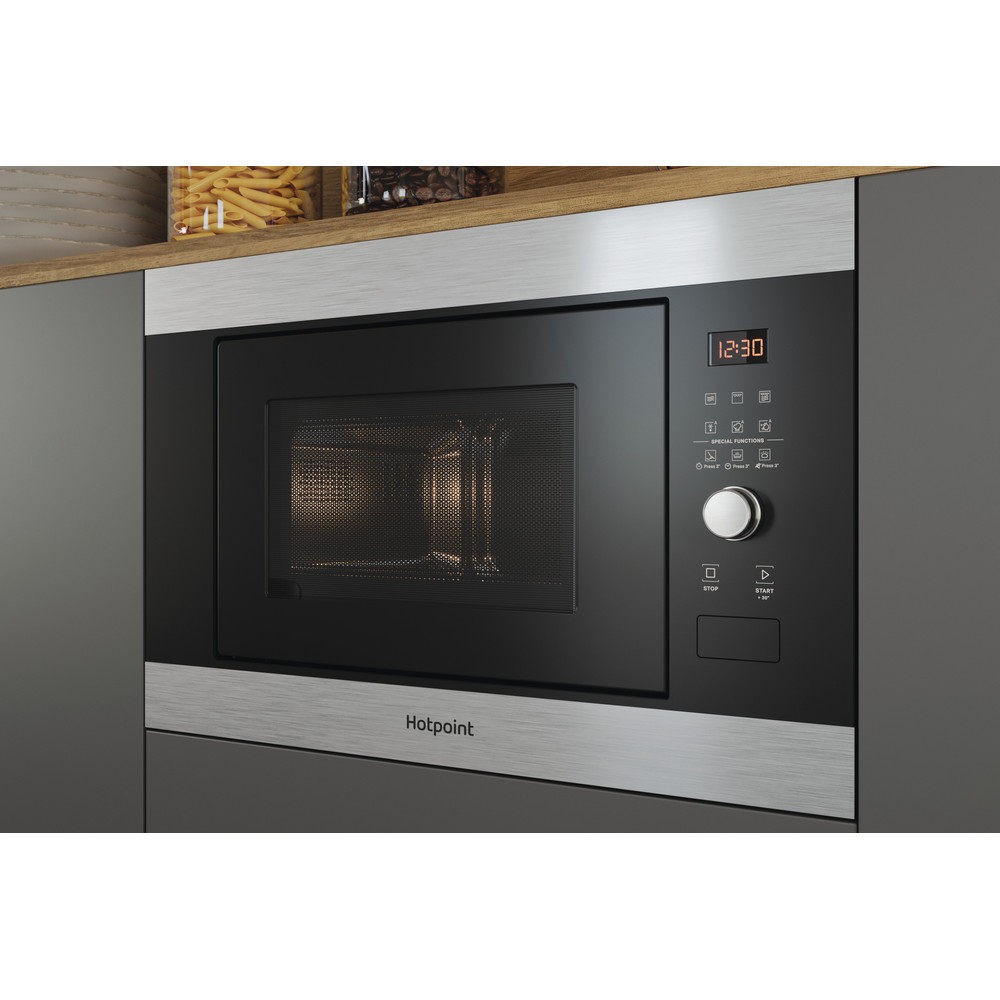 Hotpoint built in microwave and grill outlet