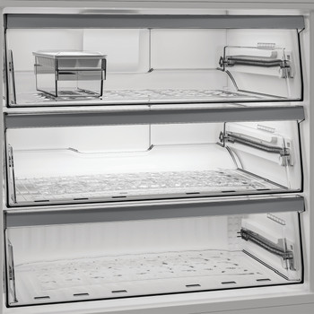 Whirlpool Dual No Frost XL Fridge Freezer with 6th Sense - WHK2