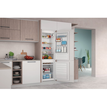 Indesit Combinado Encastre INC18D011A1 LH Branco 2 doors Lifestyle perspective open