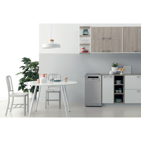 Indesit Myčka nádobí Volně stojící IN2FC10BS7A0S Volně stojící C Lifestyle frontal