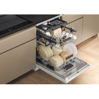 Whirlpool Dishwasher Freestanding W7F HP33 UK Freestanding D Lifestyle perspective open