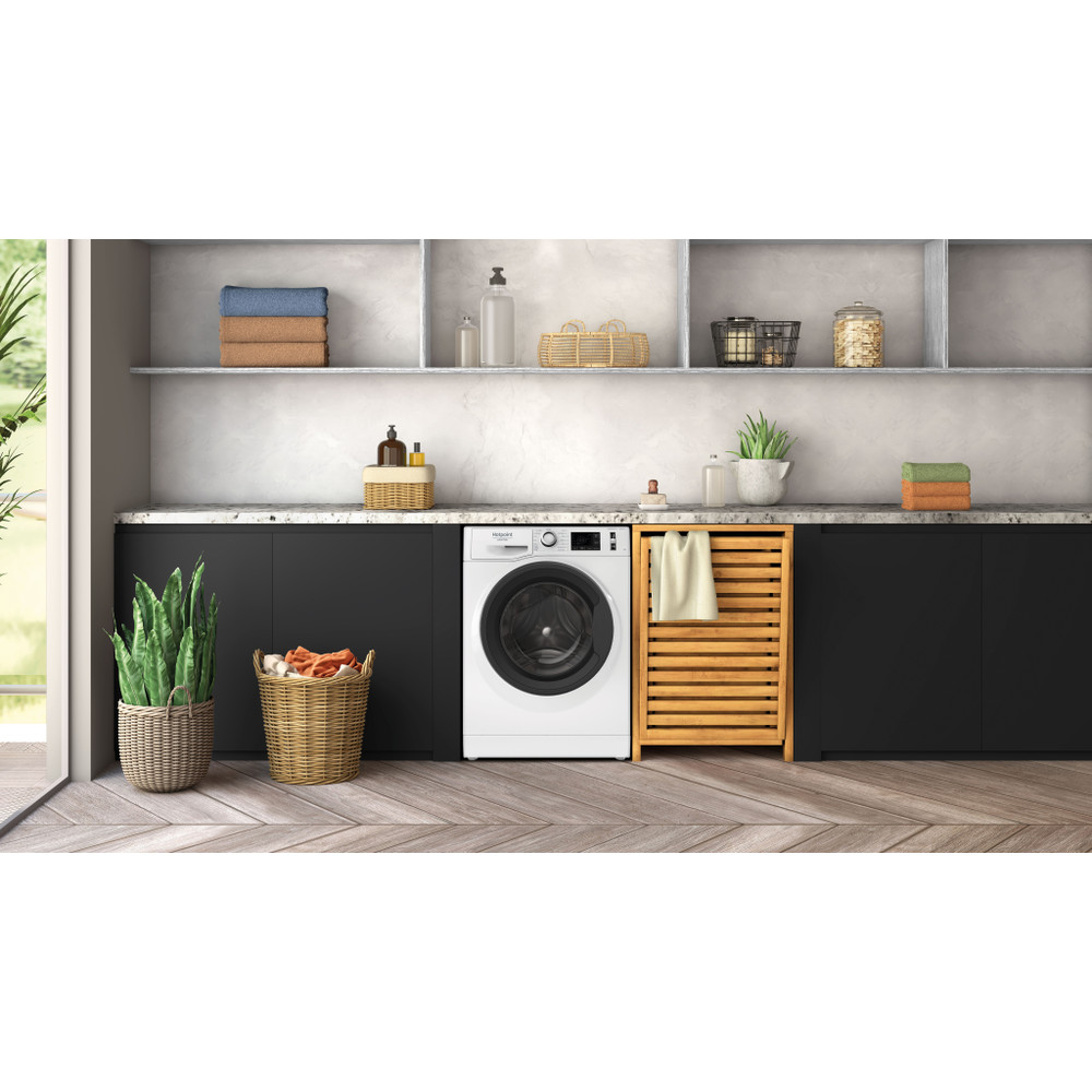 Hotpoint_Ariston Lave-linge Pose-libre NWB 11489 WMVA FR Blanc Lave-linge frontal A Lifestyle frontal