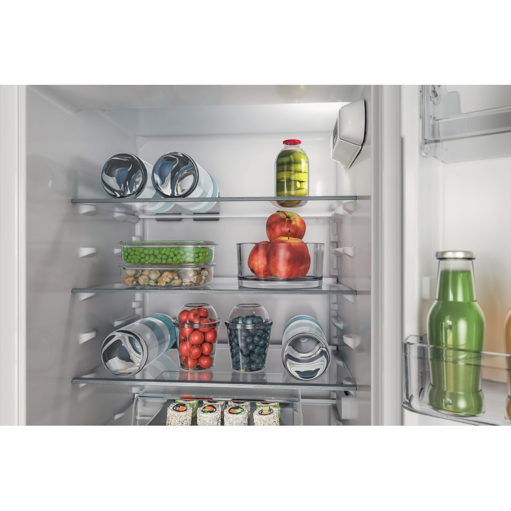 Whirlpool Hűtő/fagyasztó kombináció Beépíthető WHC18D031C1 Fehér 2 doors Lifestyle detail