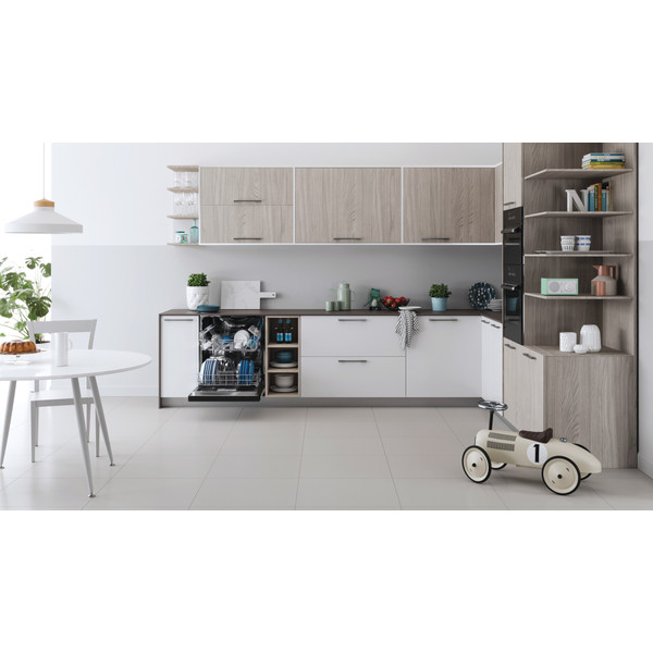 Indesit Myčka nádobí Vestavné I3B L634 B Half-integrated D Lifestyle frontal open