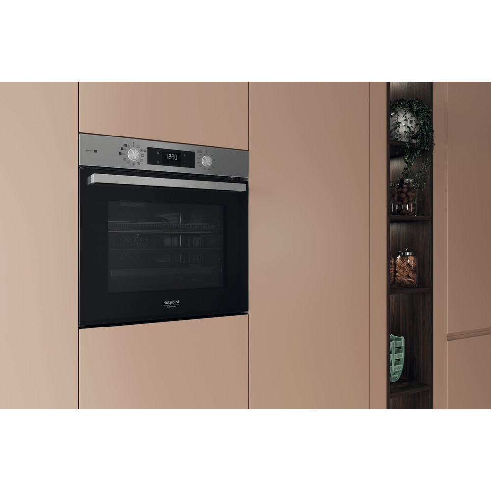 Hotpoint_Ariston Fornos Encastre HAO3 K78PSU1F X Elétrico A++ Lifestyle perspective