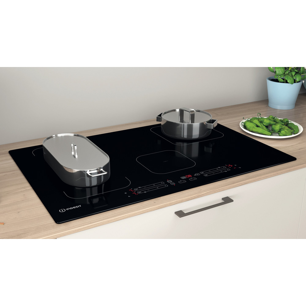 Indesit Table de cuisson IB 21B77 NE Noir Induction vitroceramic Lifestyle perspective