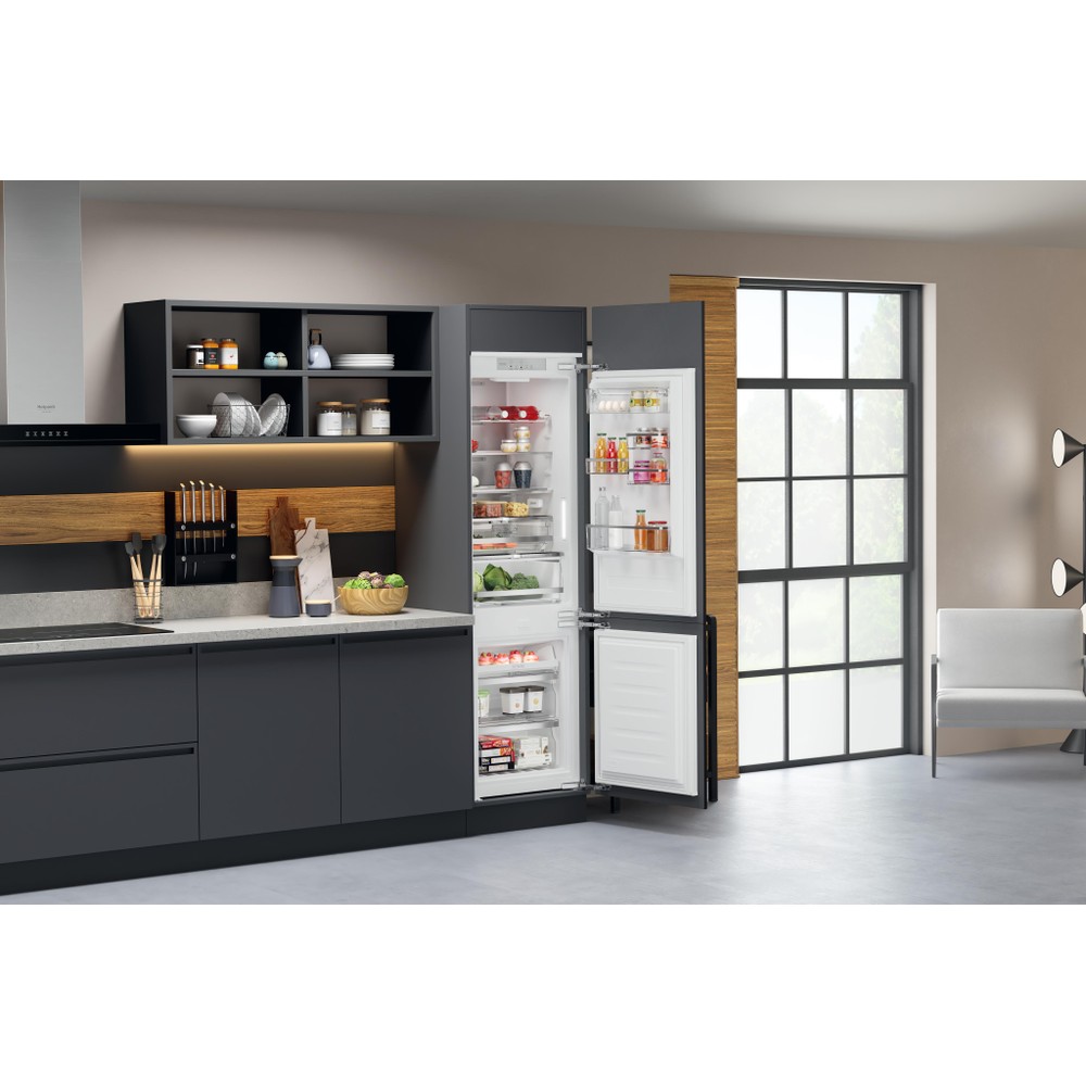 Bauknecht Koel-vriescombinaties Inbouw KGITN 18F3 MA Wit 2 doors Lifestyle perspective open