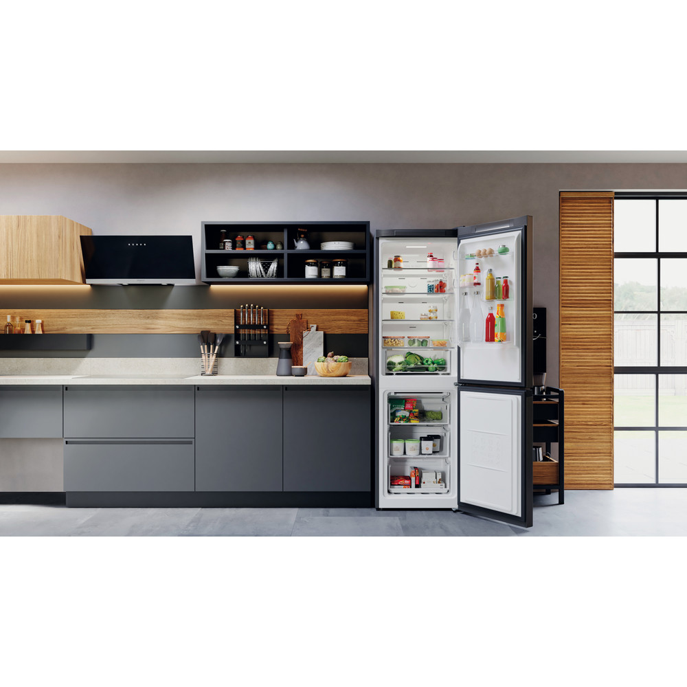 Hotpoint Fridge-Freezer Combination Free-standing H5X 82O SK Silver black 2 doors Lifestyle frontal open