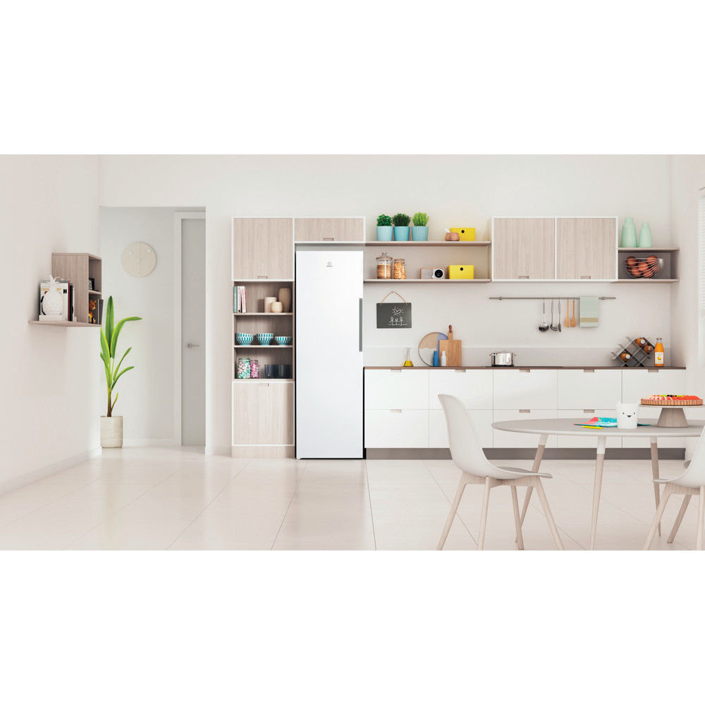Indesit Frys Fristående UI8 F2C W Global white Lifestyle frontal