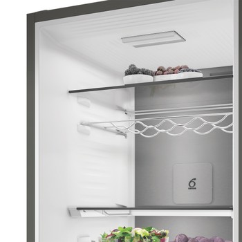 Whirlpool Kombinovaná chladnička s mrazničkou Voľne stojace WHK 26414 XR8E ARC 764 Manhattan Gray 2 doors Lifestyle perspective