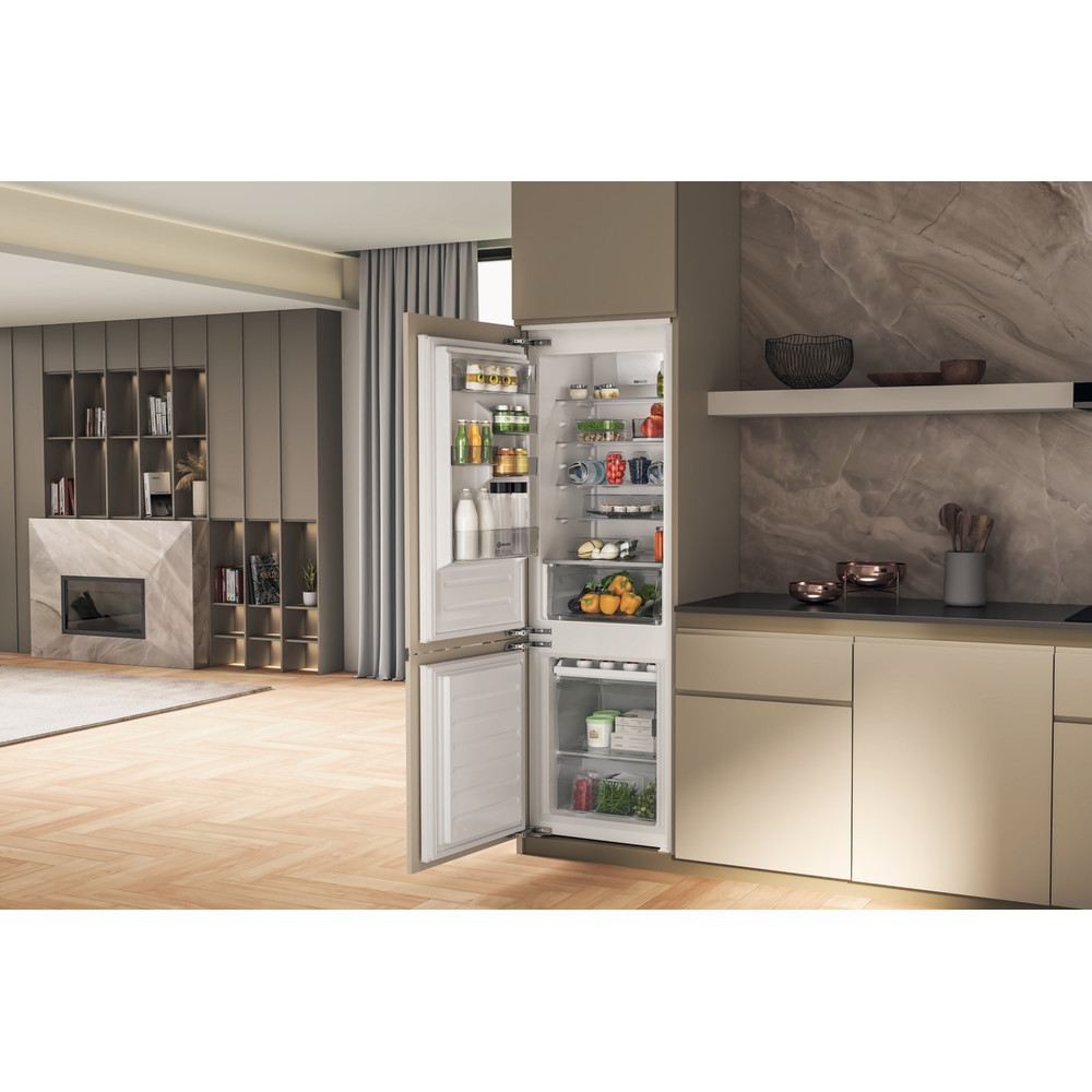 Bauknecht Réfrigérateur combiné Appareil encastrable BKC18D011V1 LH Blanc 2 portes Lifestyle perspective open
