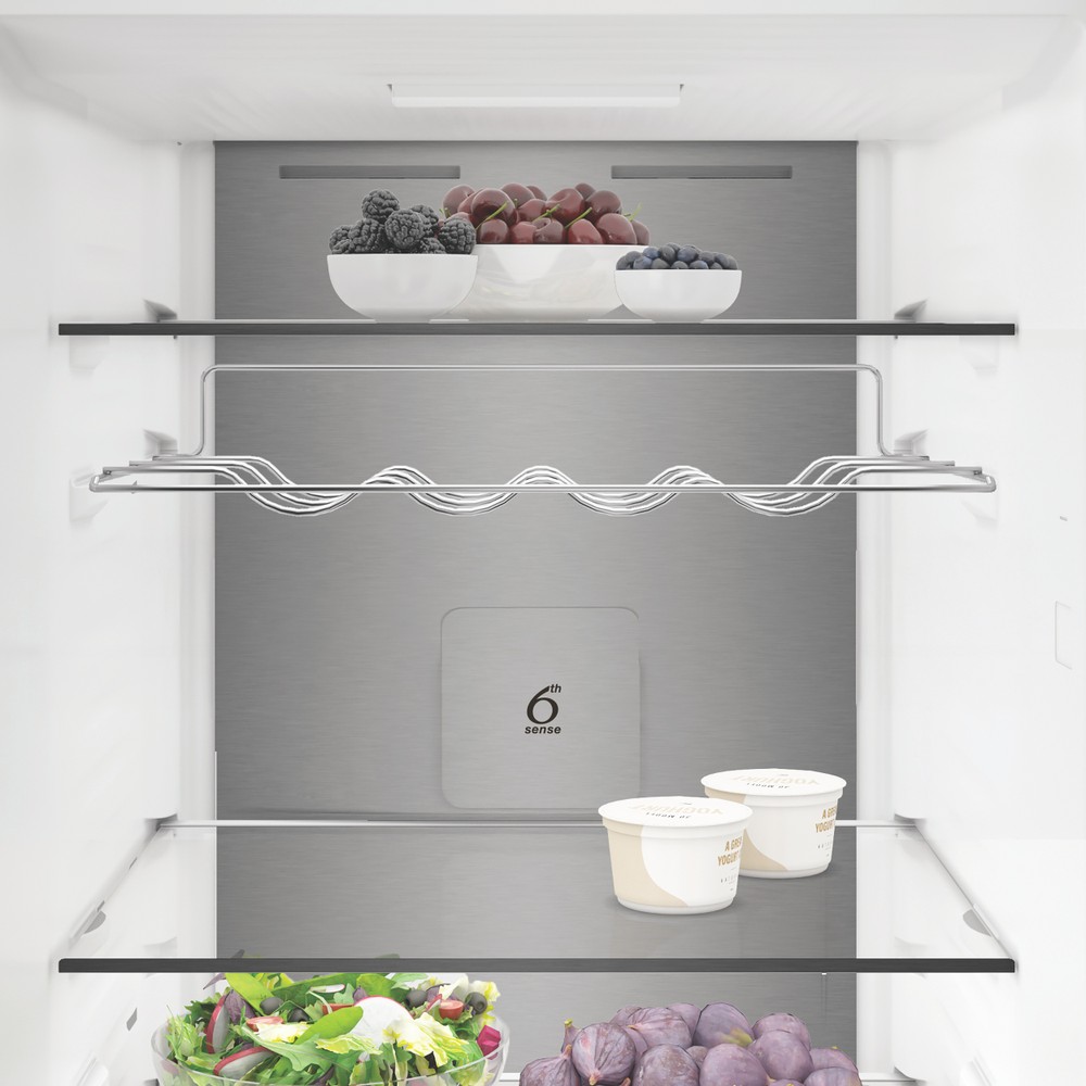 Whirlpool Холодильник з нижньою морозильною камерою. Соло WHK 26414 XBR7EA1 ARC 764 Manhattan Gray 2 двері Lifestyle control panel