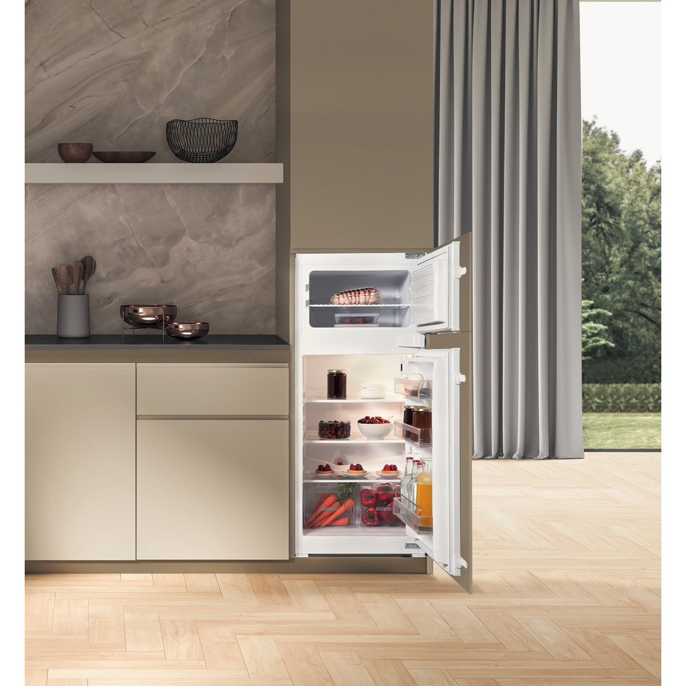 Whirlpool Kombinerat kylskåp/frys Inbyggda ART 3752 White 2 doors Lifestyle frontal open