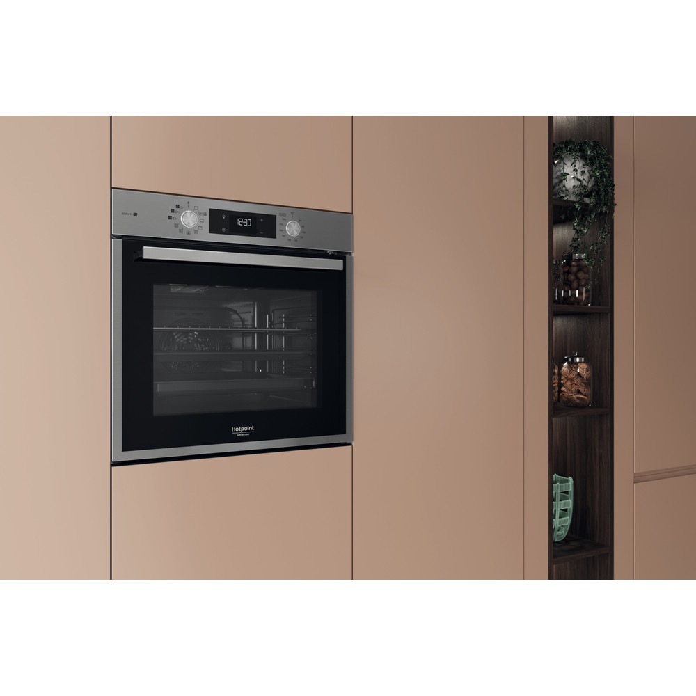 Hotpoint_Ariston Fornos Encastre HAO 478PSU1 X Elétrico A++ Lifestyle perspective