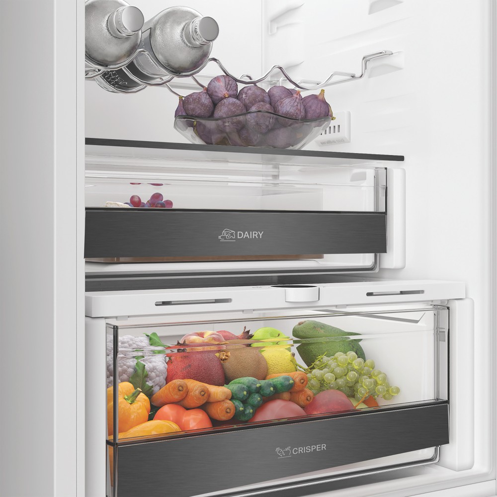 Whirlpool Kombinovaná chladnička s mrazničkou Vstavané WHK2 5324 B6E White - ARC P1 2 doors Lifestyle detail