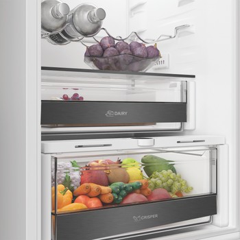 Whirlpool Kombinovaná chladnička s mrazničkou Vstavané WHK2 5324 B6E White - ARC P1 2 doors Lifestyle detail