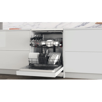 Whirlpool Perilica posuđa Samostojeći WFE 2B19 Samostojeći F Lifestyle perspective open